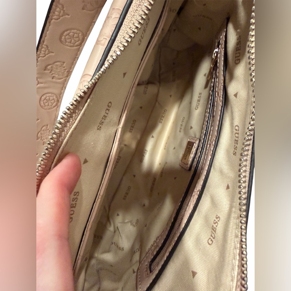 NWT GUESS Sirrah Top Zip Shoulder Bag👜 - Picture 6 of 8